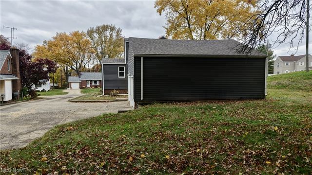 2718 Homedale Avenue NW, Canton, OH 44708