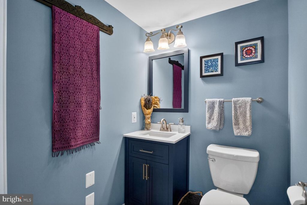 Image 14 of property listing at 7007 LEMAY RD, Rockville, MD 20851