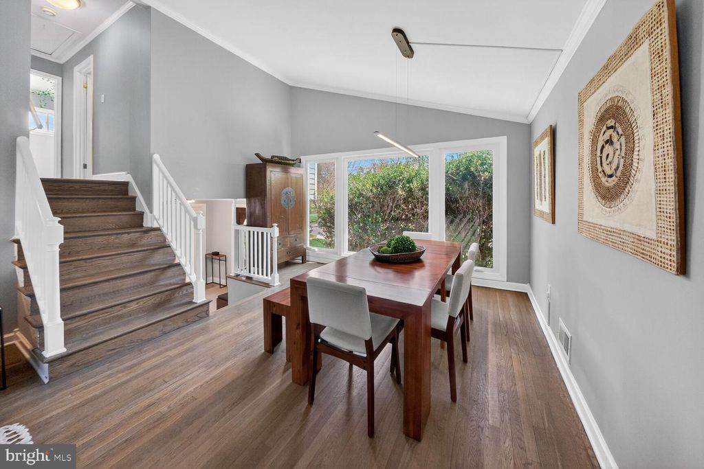 Image 19 of property listing at 7007 LEMAY RD, Rockville, MD 20851