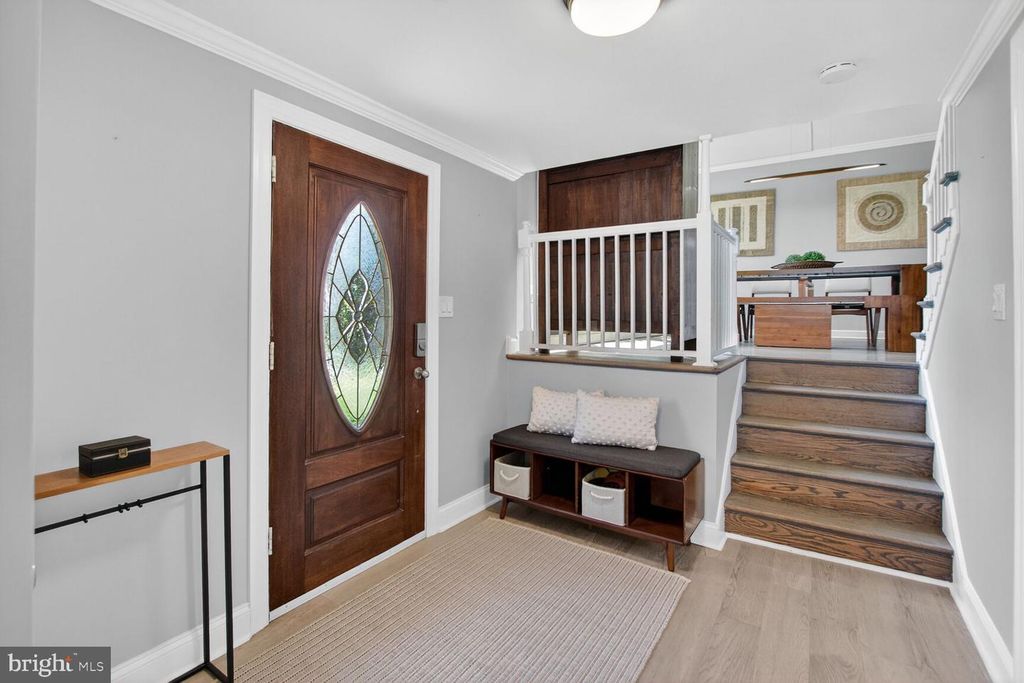 Image 2 of property listing at 7007 LEMAY RD, Rockville, MD 20851