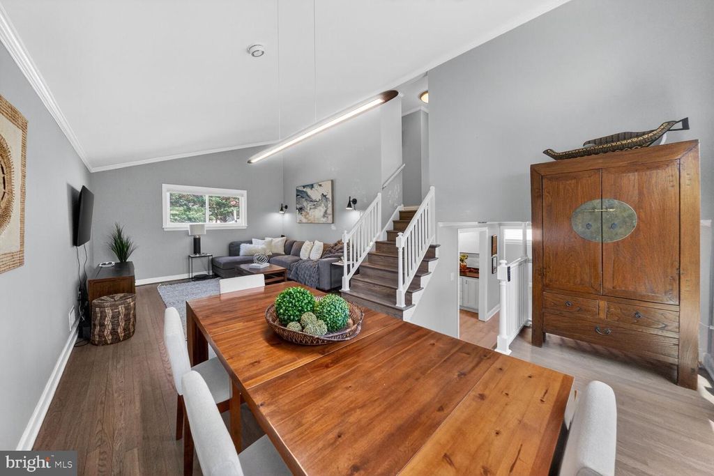 Image 21 of property listing at 7007 LEMAY RD, Rockville, MD 20851