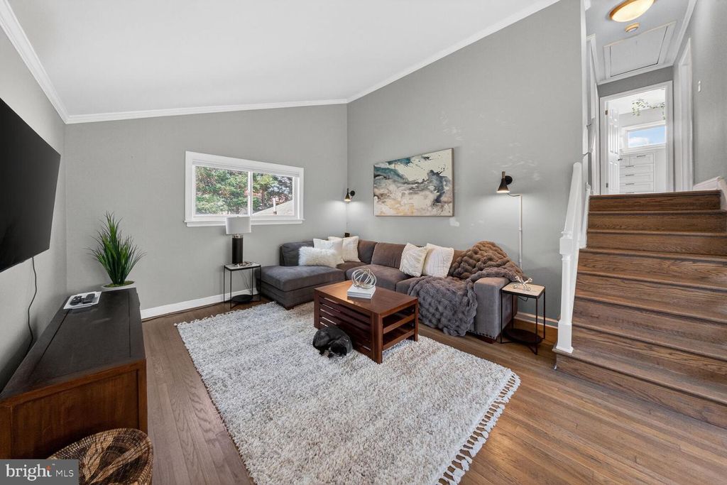 Image 22 of property listing at 7007 LEMAY RD, Rockville, MD 20851