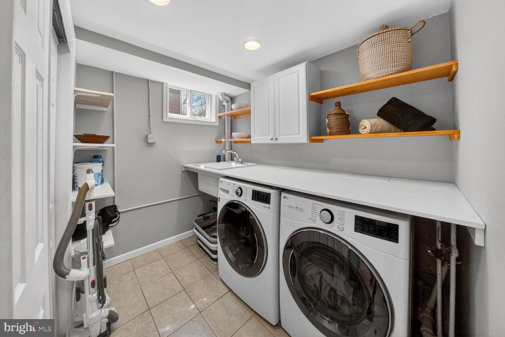 Image 31 of property listing at 7007 LEMAY RD, Rockville, MD 20851