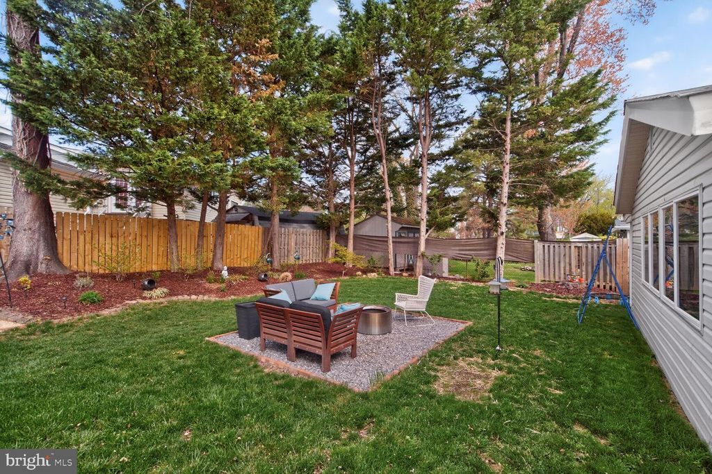 Image 35 of property listing at 7007 LEMAY RD, Rockville, MD 20851