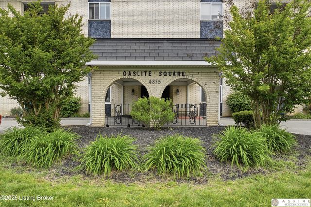 4825 Sherburn Ln 104B, Louisville, KY 40207