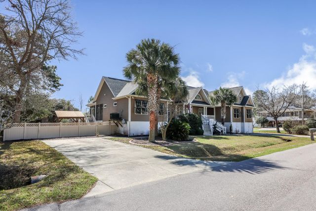 815 S Willow Dr., Surfside Beach, SC 29575