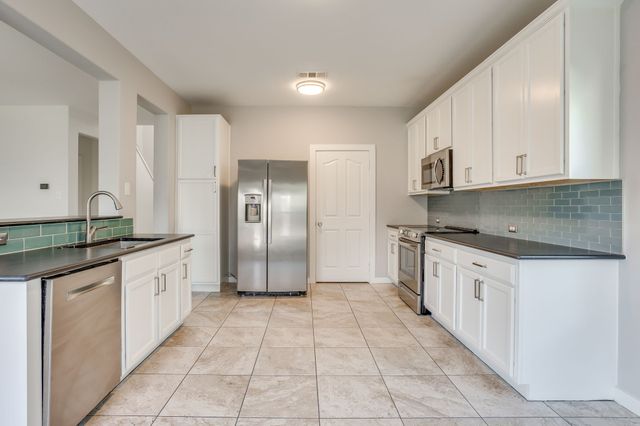 10020 Chrysalis Drive, Fort Worth, TX 76131