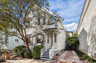 21 Radcliffe Place, Charleston, SC 29403
