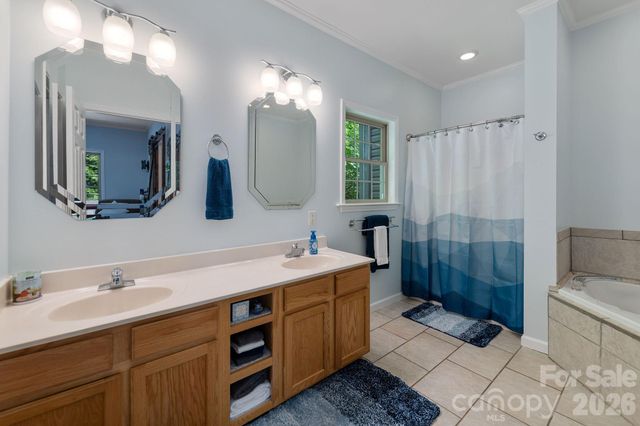 174 deep woods Trail, Canton, NC 28716