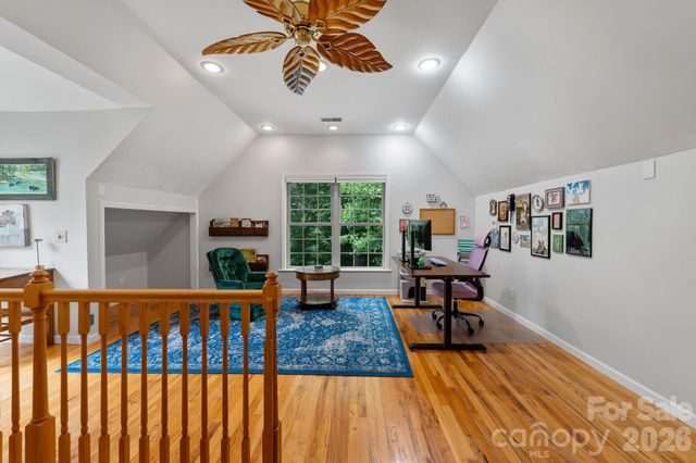 174 deep woods Trail, Canton, NC 28716