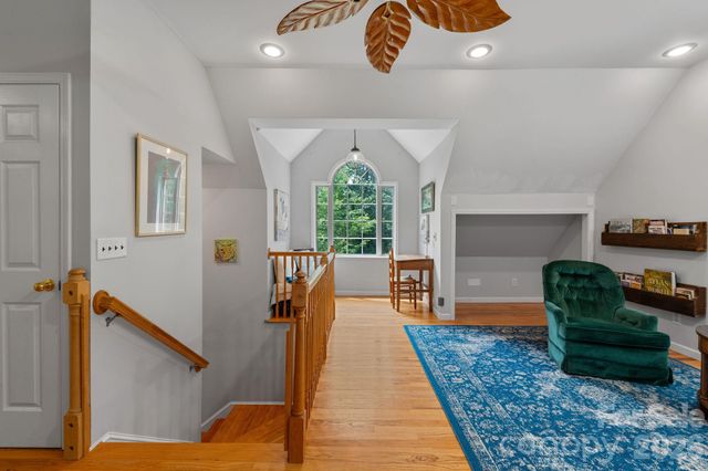 174 deep woods Trail, Canton, NC 28716