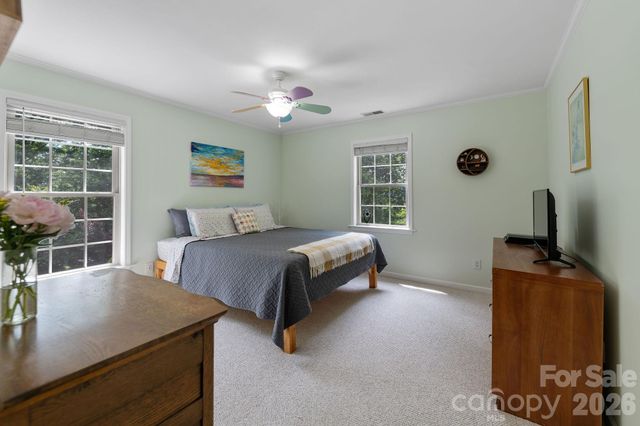 174 deep woods Trail, Canton, NC 28716