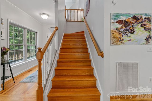 174 deep woods Trail, Canton, NC 28716