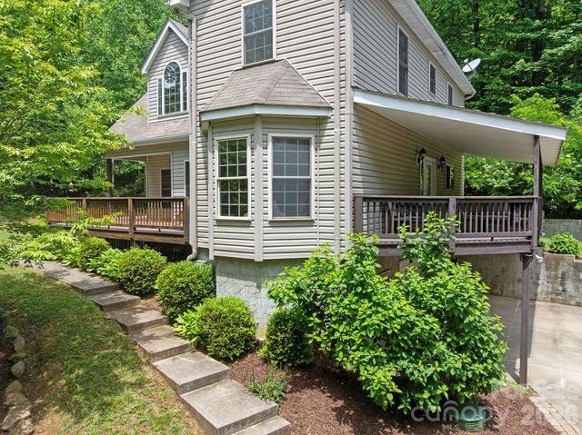 174 deep woods Trail, Canton, NC 28716