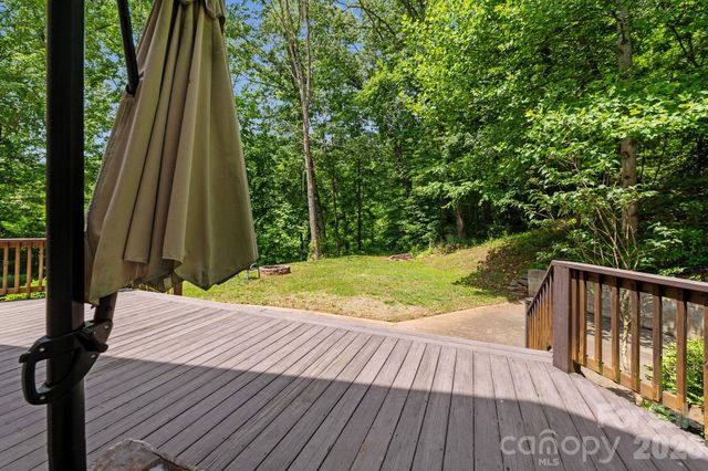 174 deep woods Trail, Canton, NC 28716