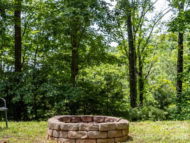 174 deep woods Trail, Canton, NC 28716