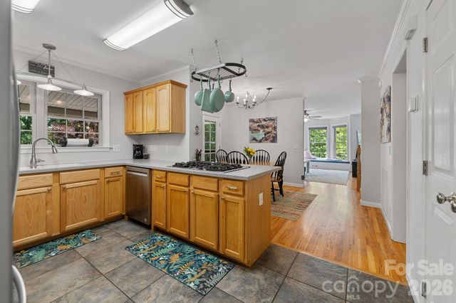 174 deep woods Trail, Canton, NC 28716