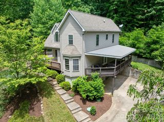 174 deep woods Trail, Canton, NC 28716