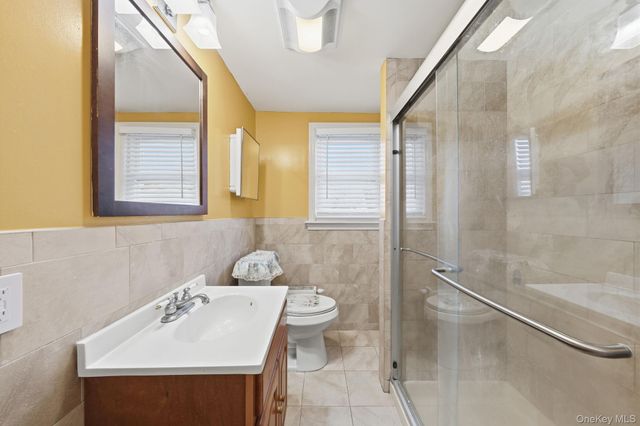 295 union Avenue, Lynbrook, NY 11563