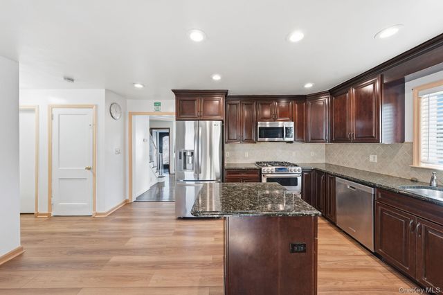 295 union Avenue, Lynbrook, NY 11563