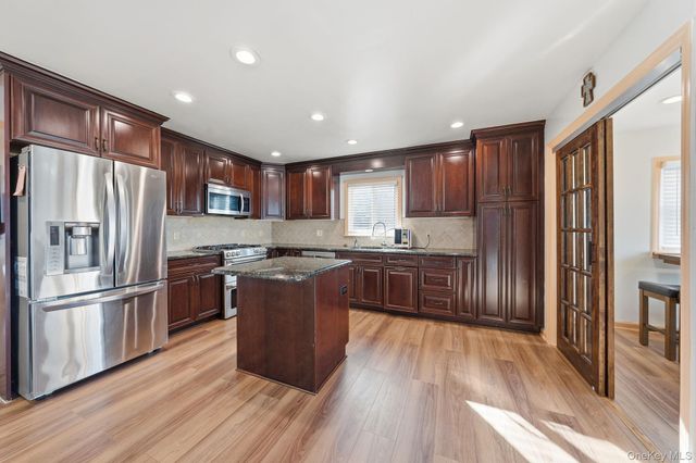 295 union Avenue, Lynbrook, NY 11563