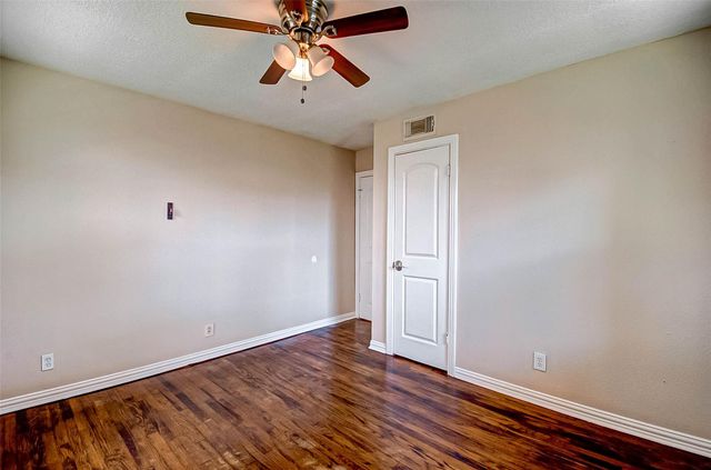 4804 Saxon Street, Bellaire, TX 77401