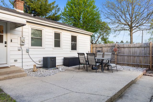 638 N Lombard Avenue, Lombard, IL 60148