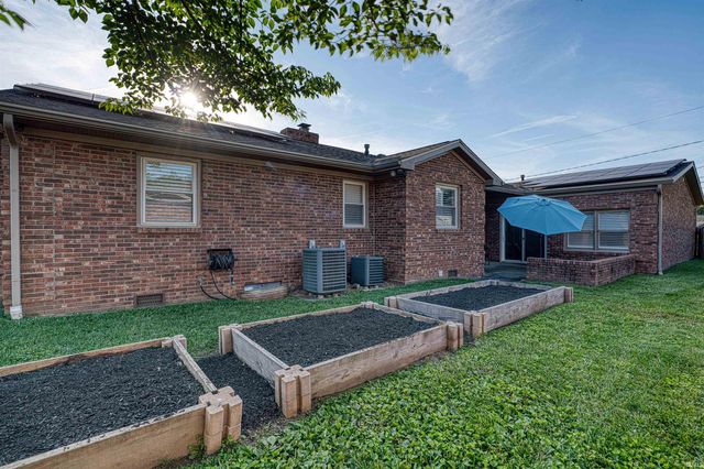 1220 S Royal Avenue, Evansville, IN 47715