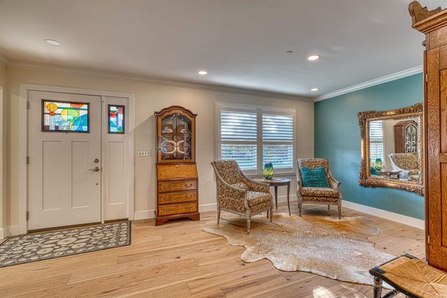 1220 S Royal Avenue, Evansville, IN 47715