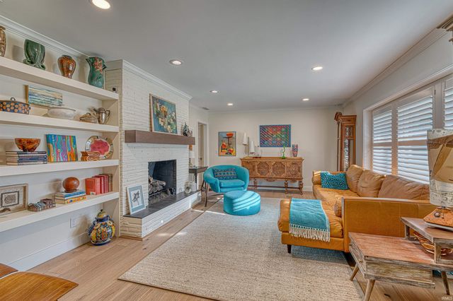 1220 S Royal Avenue, Evansville, IN 47715