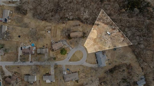 6501 NW Valley View Drive, Parkville, MO 64152