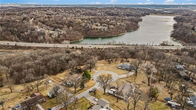 6501 NW Valley View Drive, Parkville, MO 64152