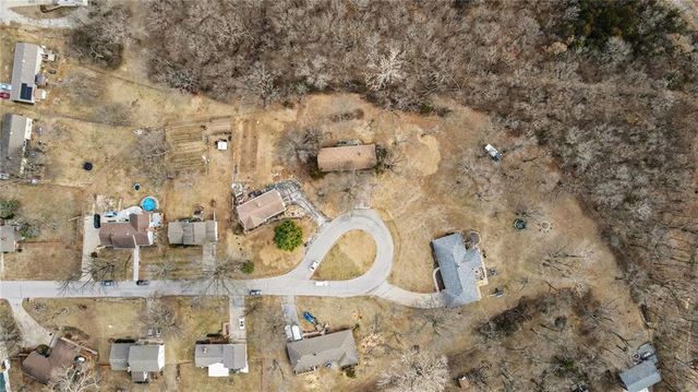 6501 NW Valley View Drive, Parkville, MO 64152