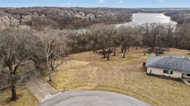 6501 NW Valley View Drive, Parkville, MO 64152