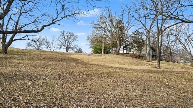 6501 NW Valley View Drive, Parkville, MO 64152