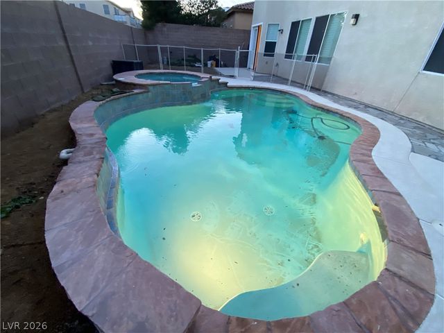 9337 Outer Banks Avenue, Las Vegas, NV 89149