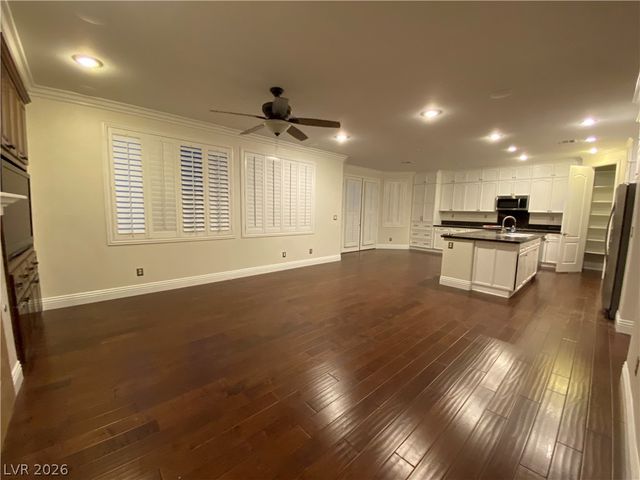 9337 Outer Banks Avenue, Las Vegas, NV 89149