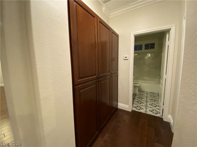 9337 Outer Banks Avenue, Las Vegas, NV 89149