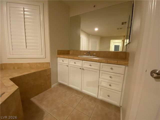 9337 Outer Banks Avenue, Las Vegas, NV 89149