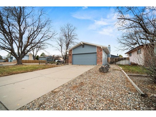 33 Regency Blvd, Pueblo, CO 81005