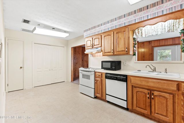 1683 ASPEN Court, Orange Park, FL 32073