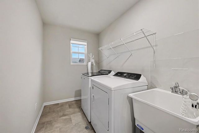 842 Ford Mill Drive, Saline, MI 48176