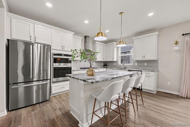 842 Ford Mill Drive, Saline, MI 48176