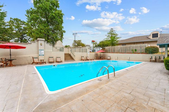 2700 Green Mountain Drive, 2, Branson, MO 65616