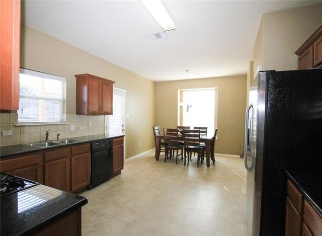 2705 Overton ST, Round Rock, TX 78665