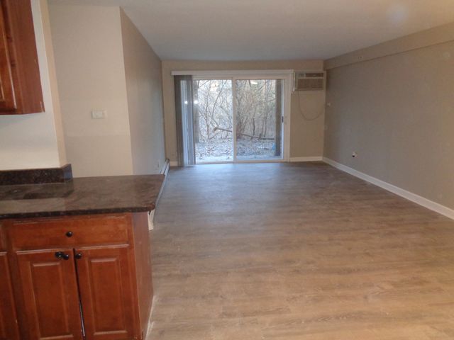 8550 S 103rd Terrace 107, Palos Hills, IL 60465