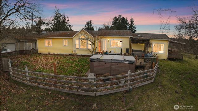 28512 30th Avenue E, Spanaway, WA 98387