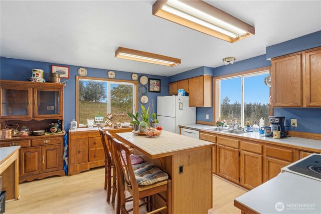 28512 30th Avenue E, Spanaway, WA 98387