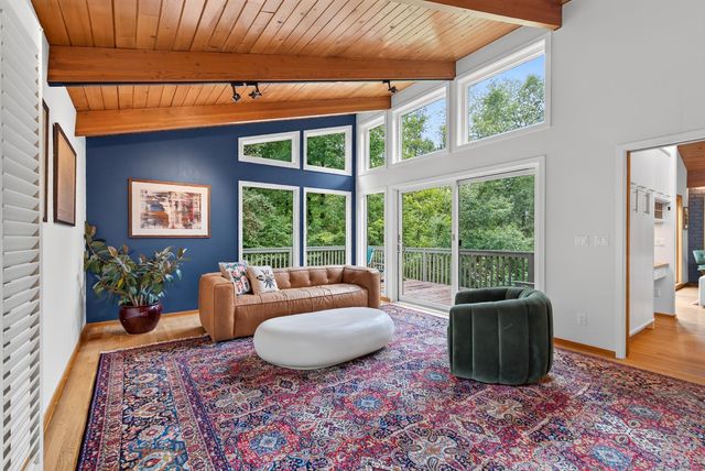 15 Nord Circle Road, North Oaks, MN 55127