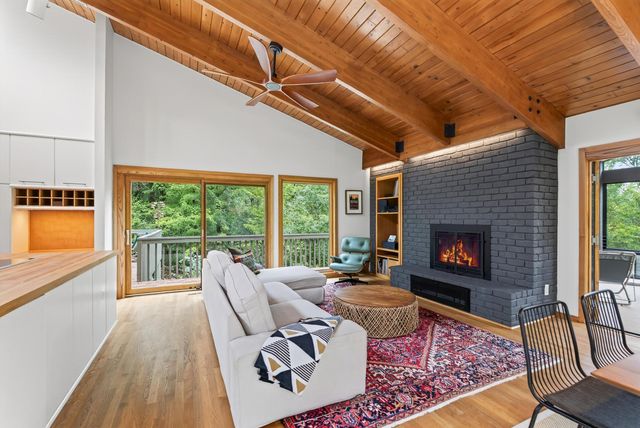 15 Nord Circle Road, North Oaks, MN 55127